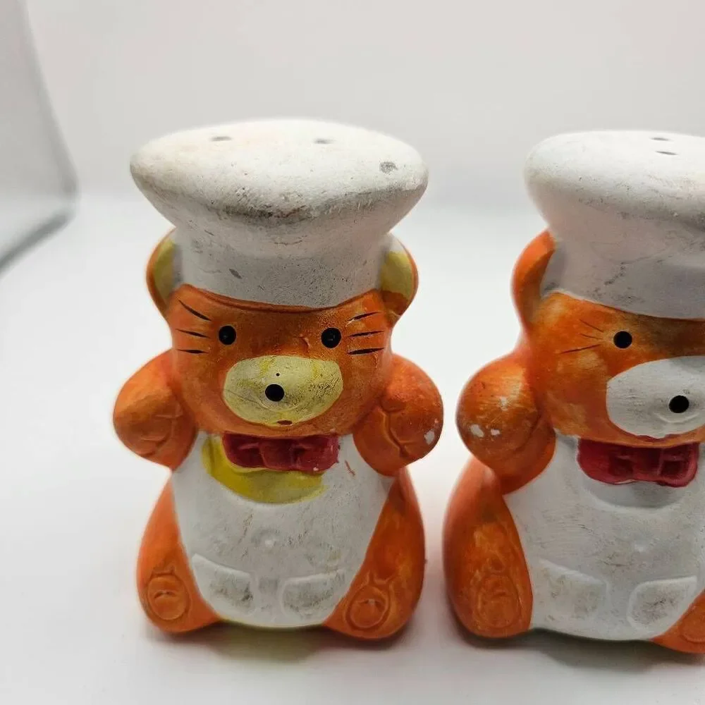 VINTAGE Salt Pepper Shakers Ceramic CHEF BEARS 1980's